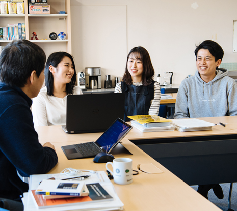 自由な雰囲気の中、<br>思いきり学ぶ